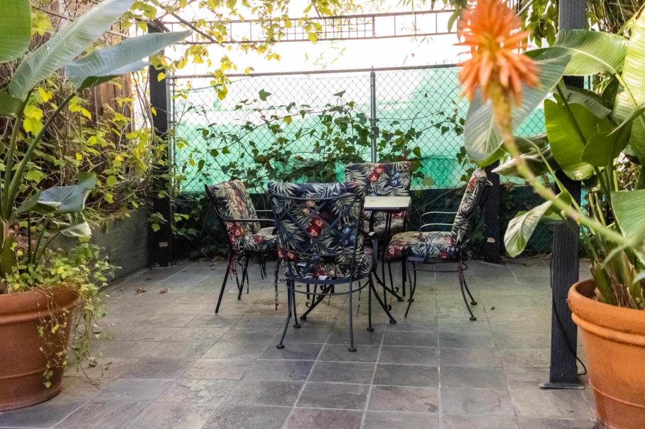 Hollywood Hills Suites Los Angeles Eksteriør bilde