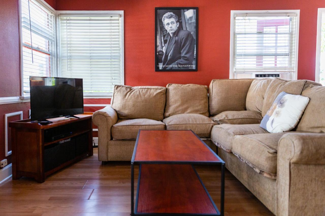 Hollywood Hills Suites Los Angeles Eksteriør bilde