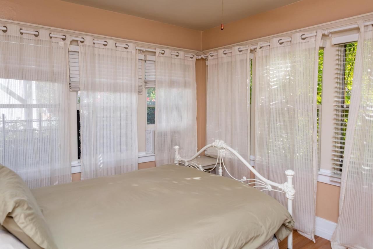 Hollywood Hills Suites Los Angeles Eksteriør bilde