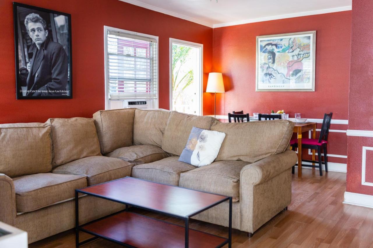 Hollywood Hills Suites Los Angeles Eksteriør bilde