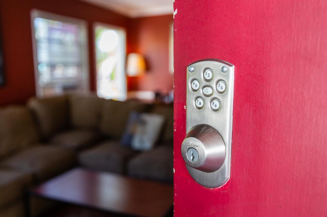 Hollywood Hills Suites Los Angeles Eksteriør bilde