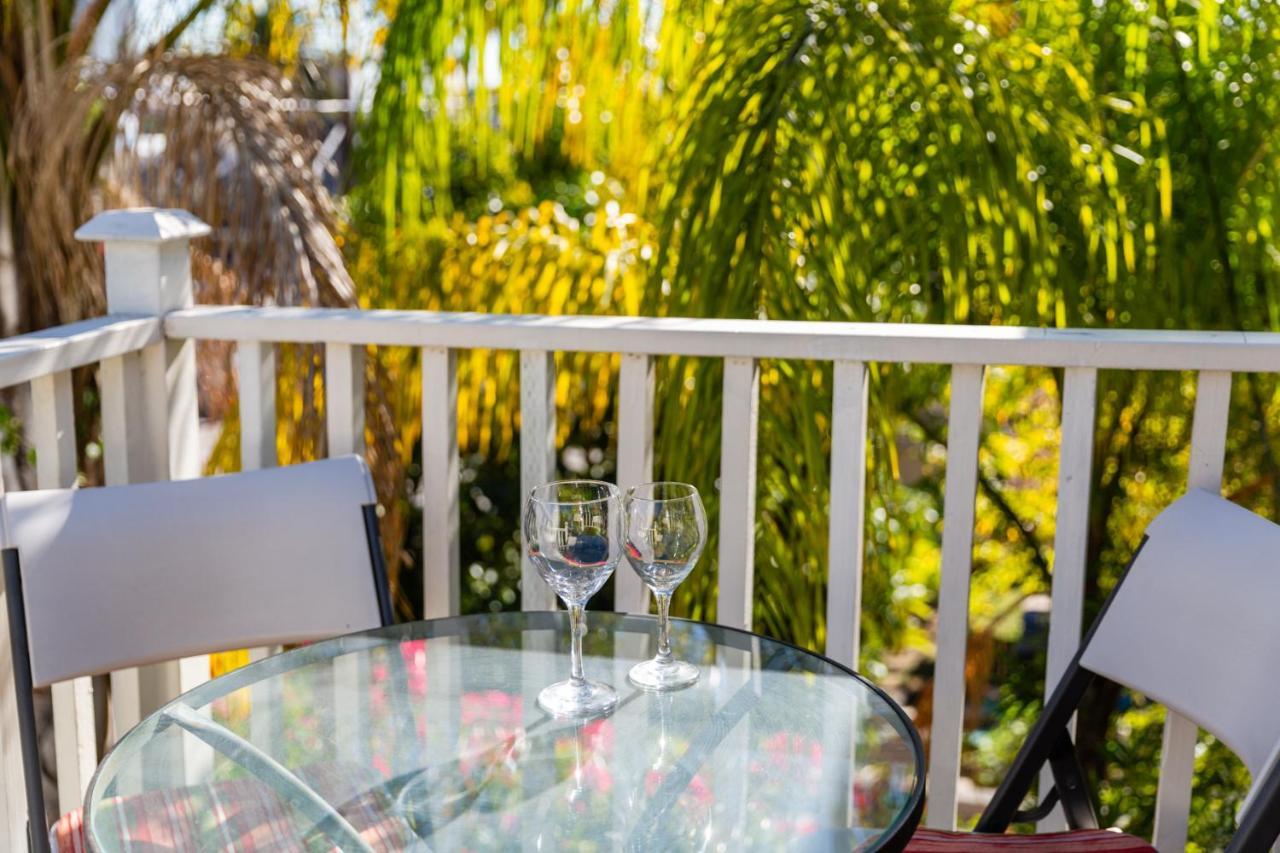 Hollywood Hills Suites Los Angeles Eksteriør bilde