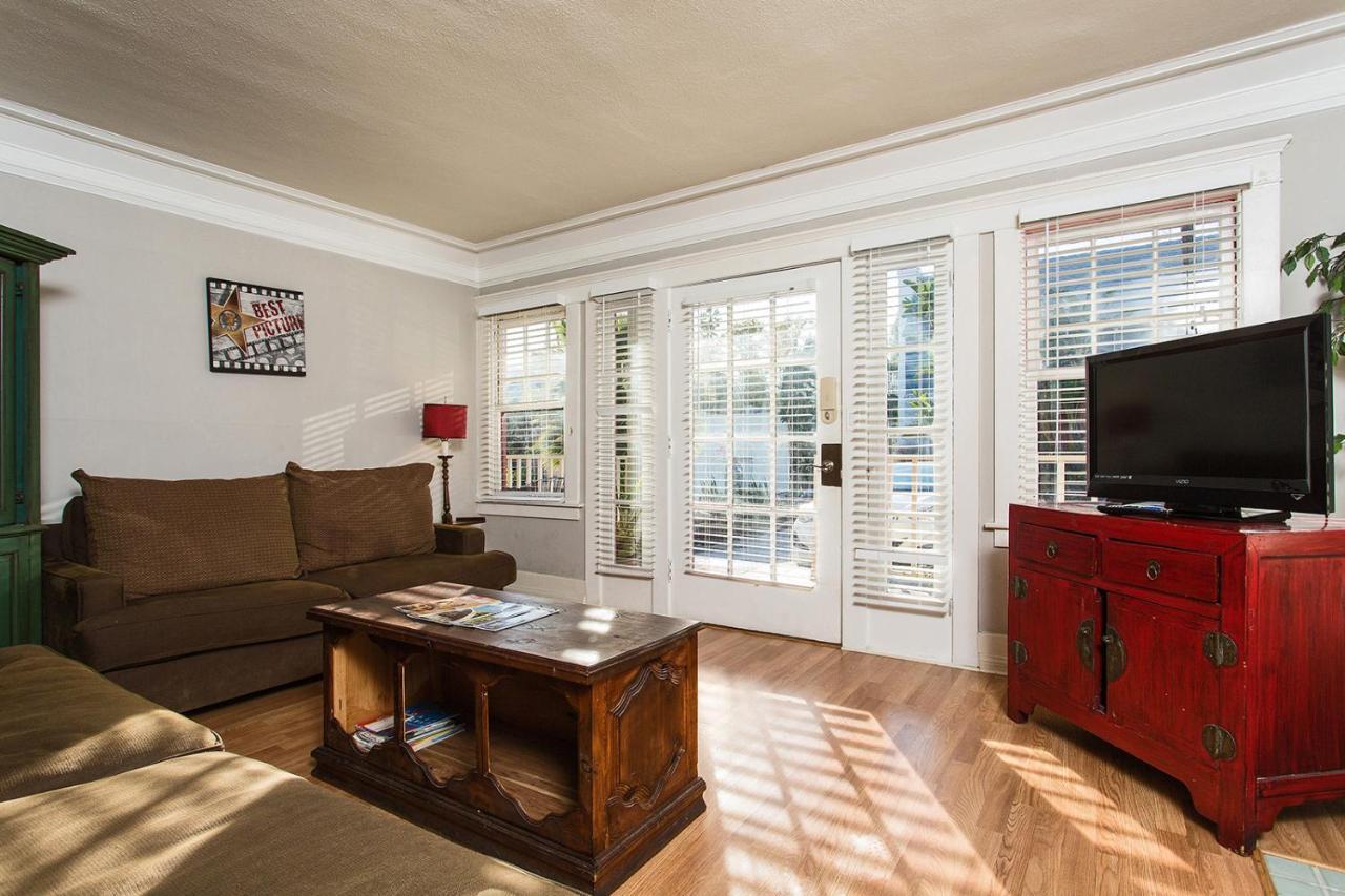 Hollywood Hills Suites Los Angeles Eksteriør bilde