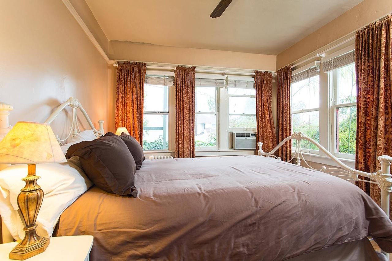 Hollywood Hills Suites Los Angeles Eksteriør bilde