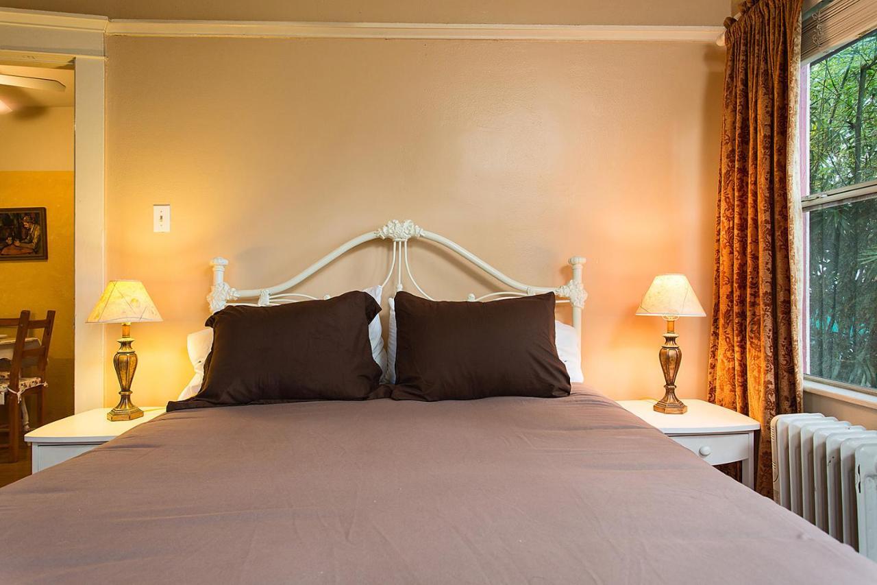 Hollywood Hills Suites Los Angeles Eksteriør bilde