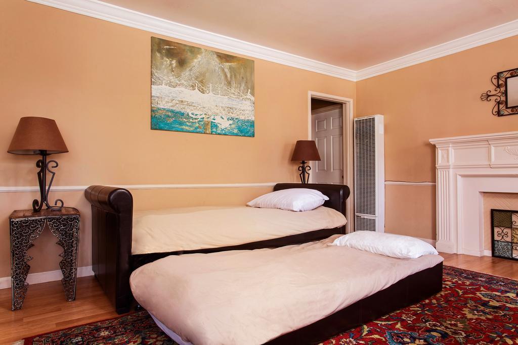 Hollywood Hills Suites Los Angeles Eksteriør bilde