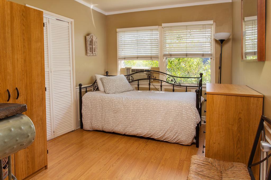 Hollywood Hills Suites Los Angeles Eksteriør bilde