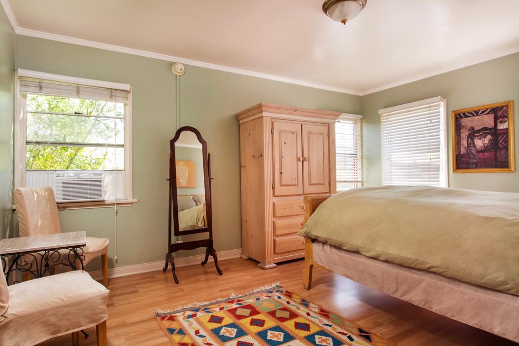Hollywood Hills Suites Los Angeles Eksteriør bilde