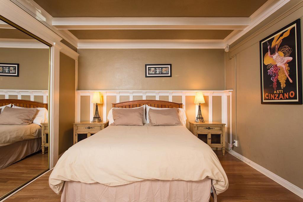 Hollywood Hills Suites Los Angeles Eksteriør bilde