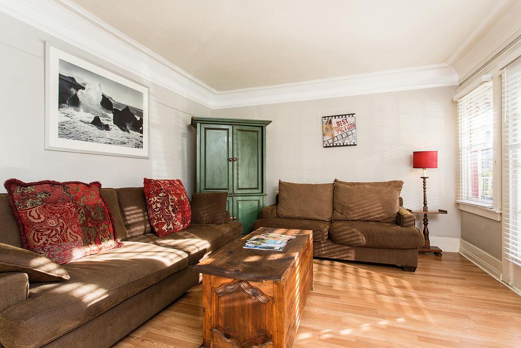 Hollywood Hills Suites Los Angeles Eksteriør bilde